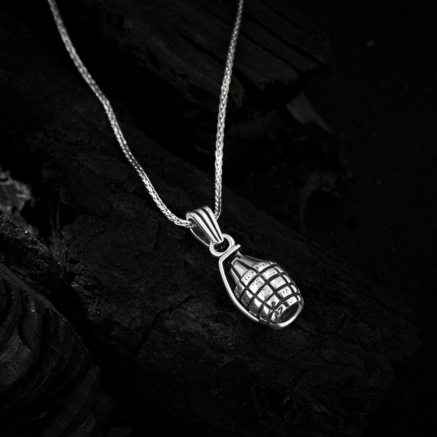 El Bombası Gümüş Erkek Kolye