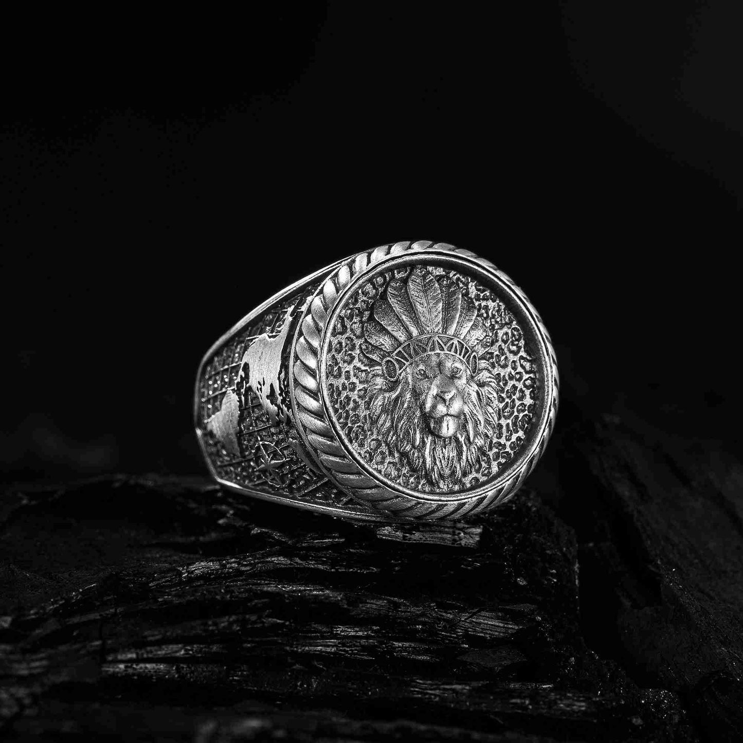 Kızılderili Aslan Erkek Yüzük,Dünya Haritalı ve Aslan Motifli Gümüş Yüzük