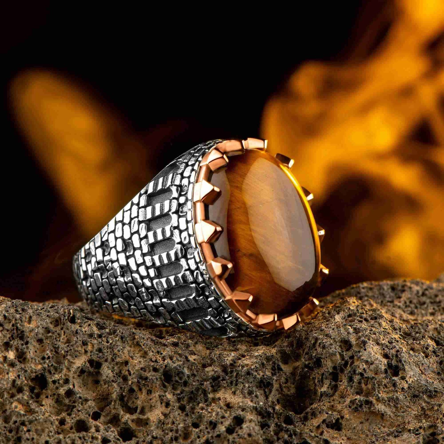 Kahverengi Kabaşon Taşlı Yüzük, Kaplan Gözü Vintage Gümüş Yüzük, Kazınmış Kale Tarzı Büyük Erkek Yüzük