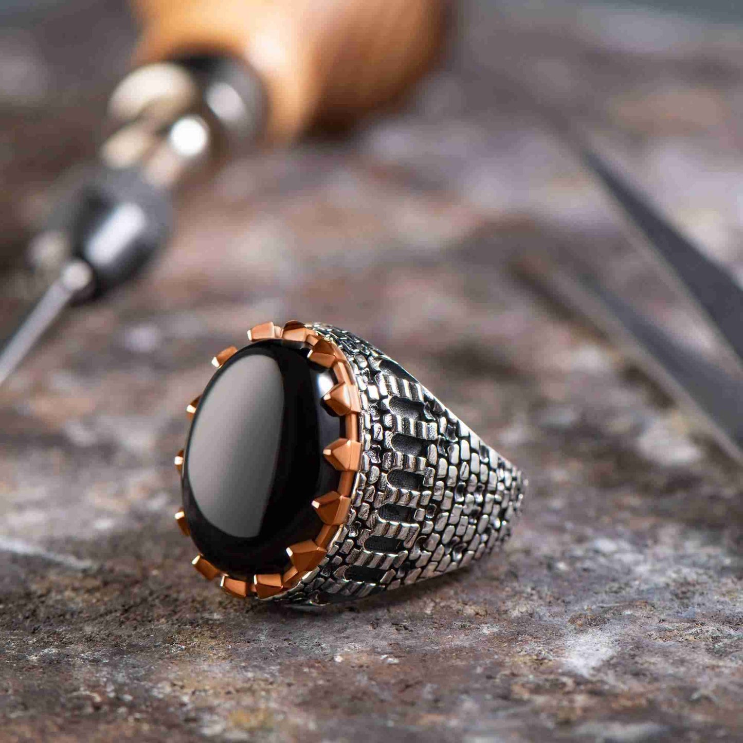 Kahverengi Kabaşon Taşlı Yüzük, Kaplan Gözü Vintage Gümüş Yüzük, Kazınmış Kale Tarzı Büyük Erkek Yüzük